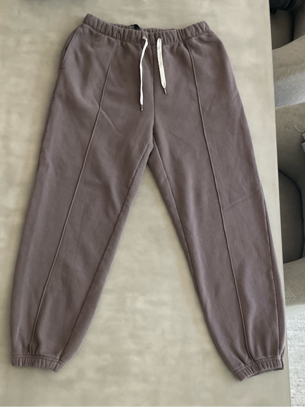 Vuori Women's Track Joggers in Taupe